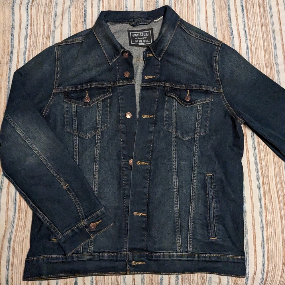 Levi Strauss & Co. Gold Label Men's Signature Trucker Jacket